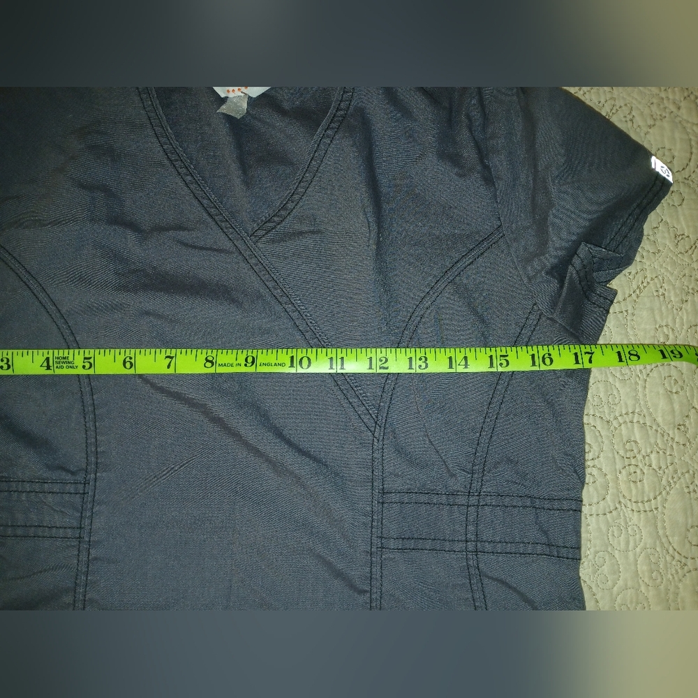 Code Happy Gray Scrub Top Size XS - Picture 4 of 8